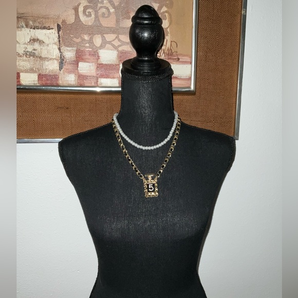 Fashion necklace with pearls & leather two rows. Bottle 5 - Picture 10 of 10